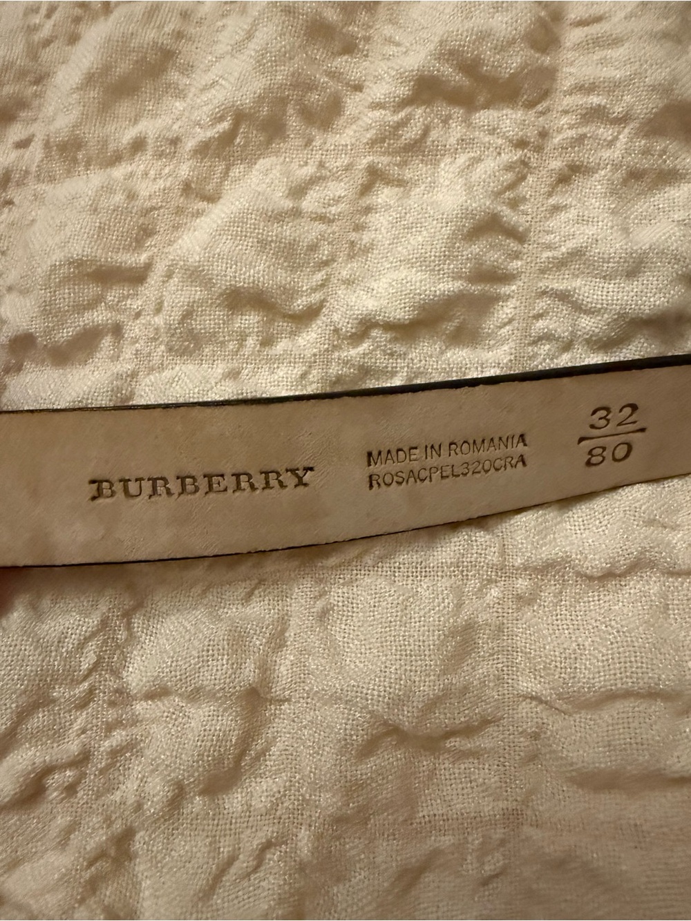 Burberry Black Women's Leather Belt with Gold Knot Buckle - Picture 2 of 2